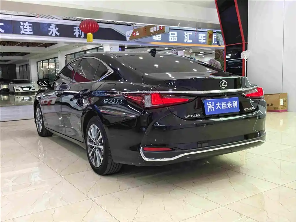 Lexus ES — миниатюра 17