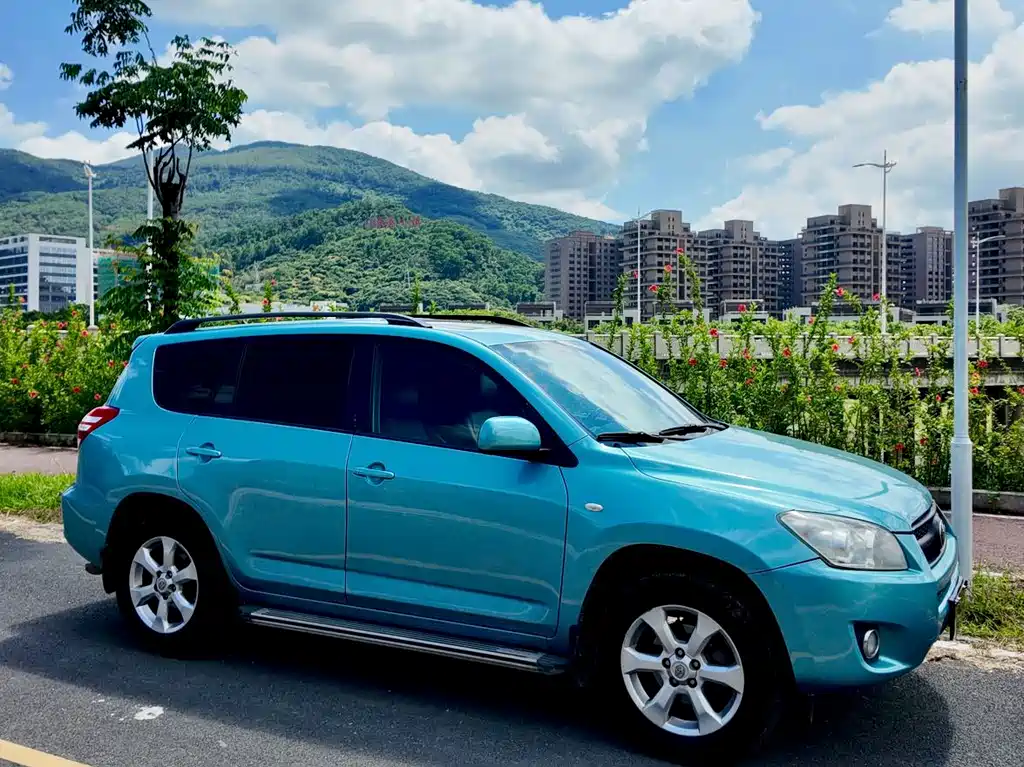 Toyota RAV4 — миниатюра 57