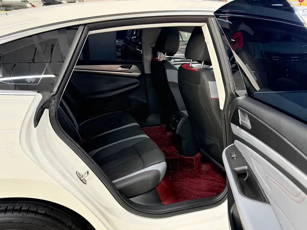 Volkswagen Lamando — миниатюра 11