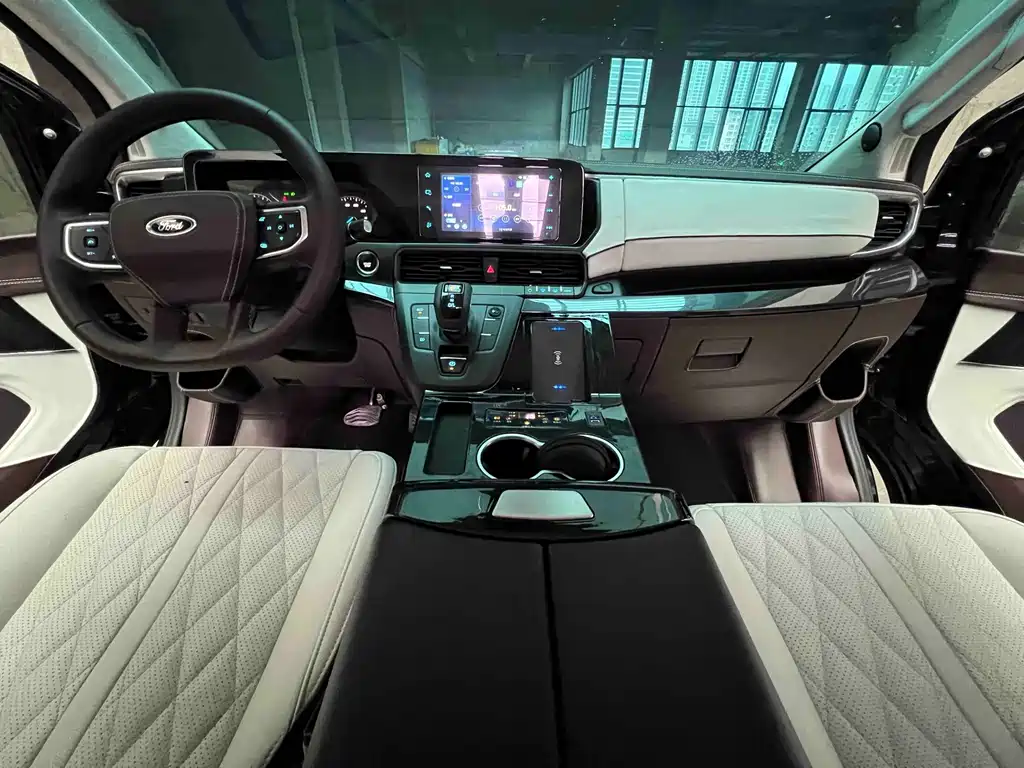 Ford Transit — миниатюра 6