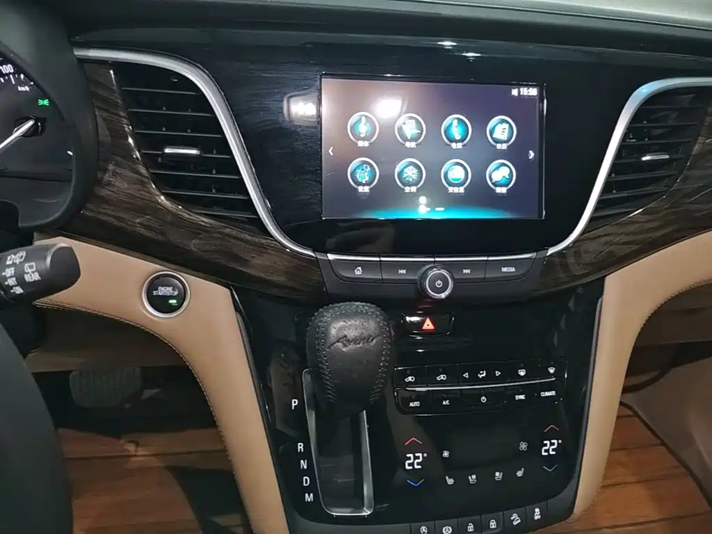 Buick GL8 — миниатюра 13