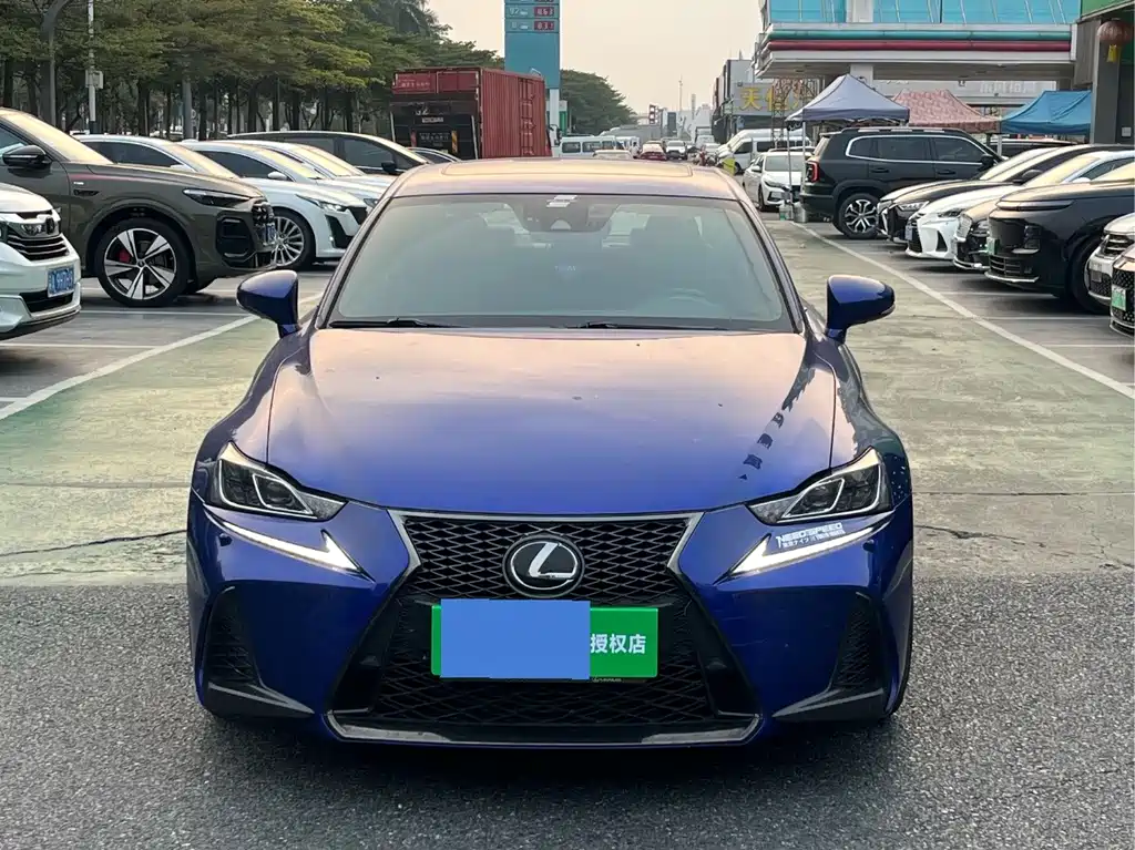 Lexus IS — миниатюра 2