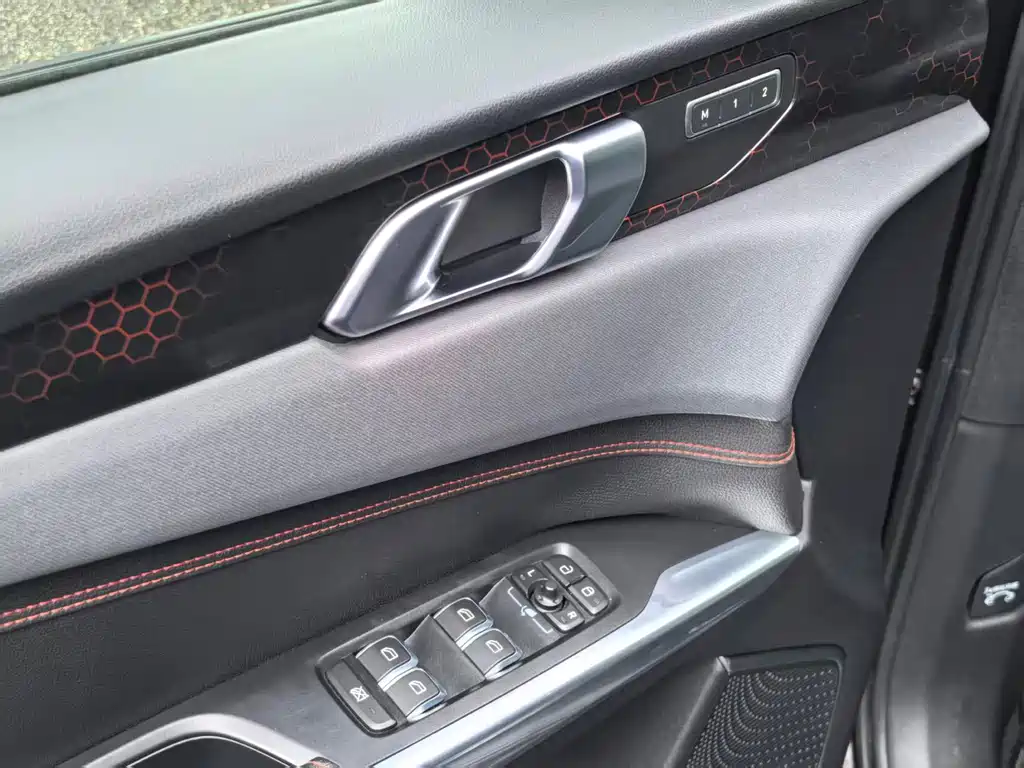 Lynk & Co 01 2.0T 4WD Dynamic Pro Edition, фото 16