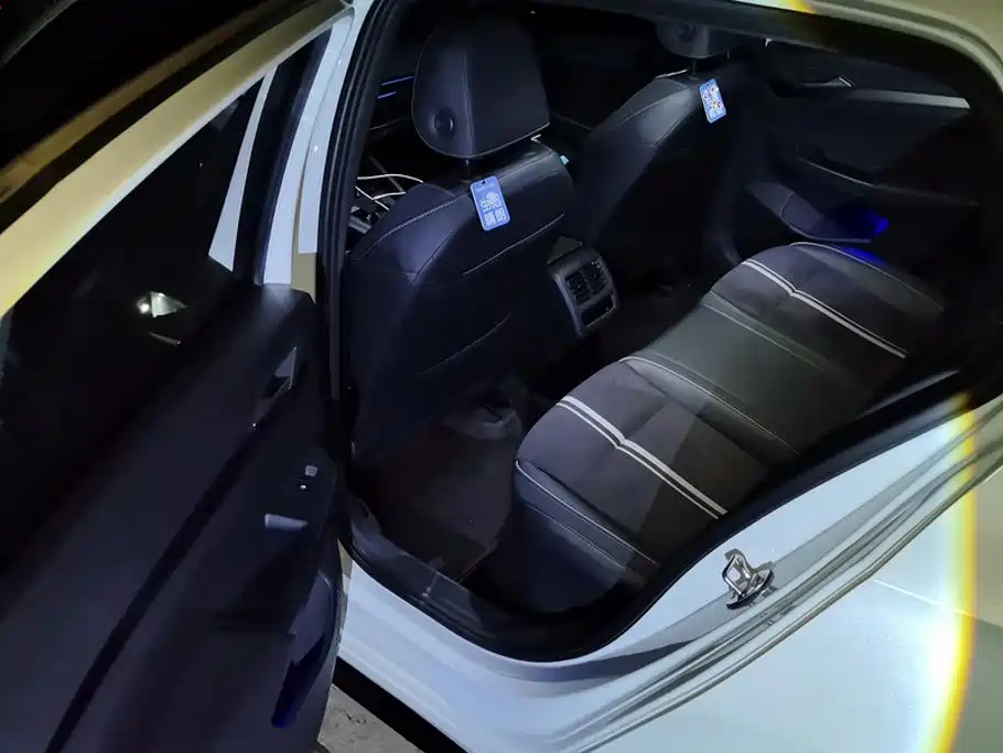 Volkswagen Golf — миниатюра 11