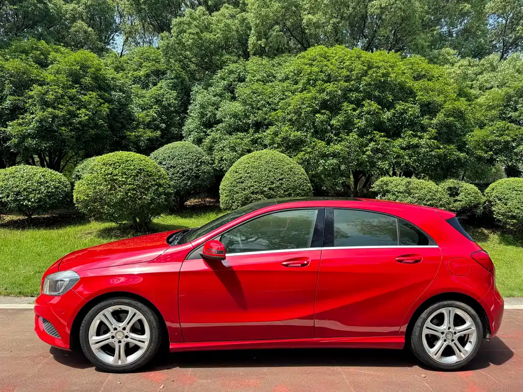 Mercedes-Benz A-Class (Import) — миниатюра 3