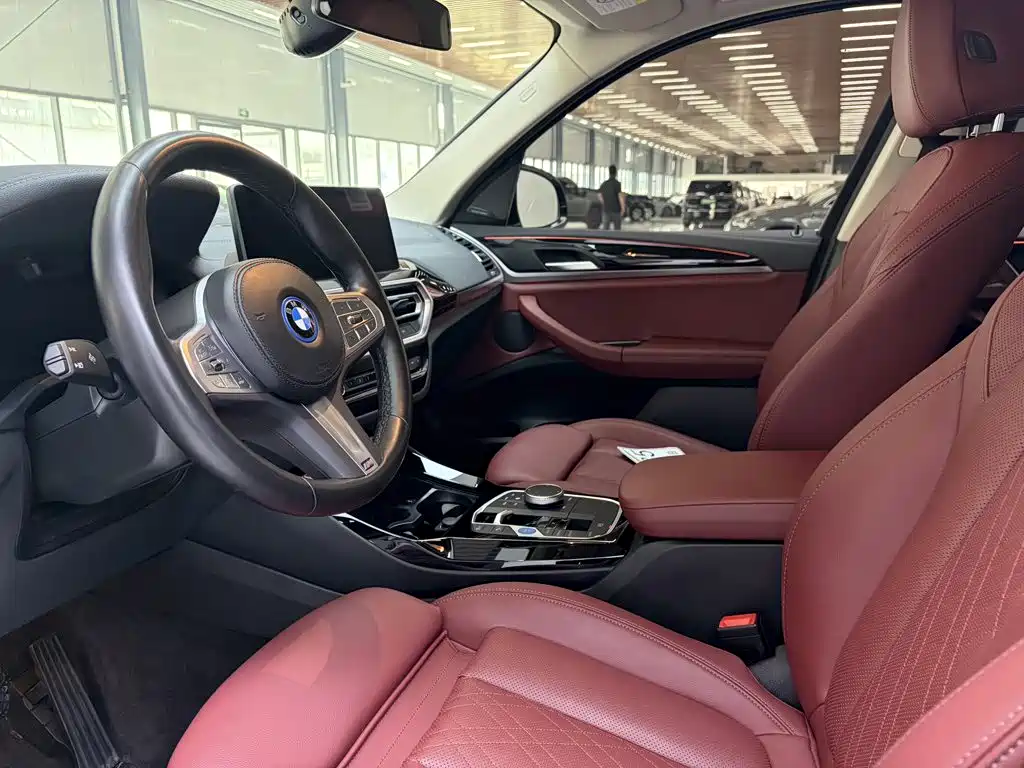 BMW iX3 — миниатюра 11