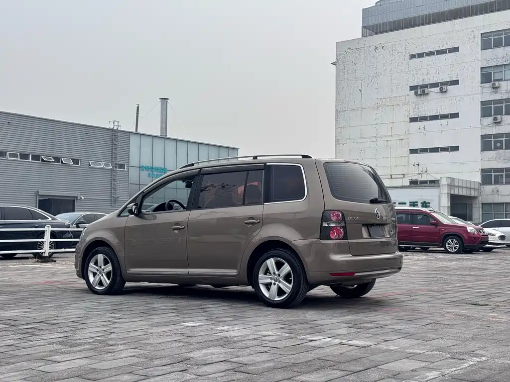 Volkswagen Touran — миниатюра 6