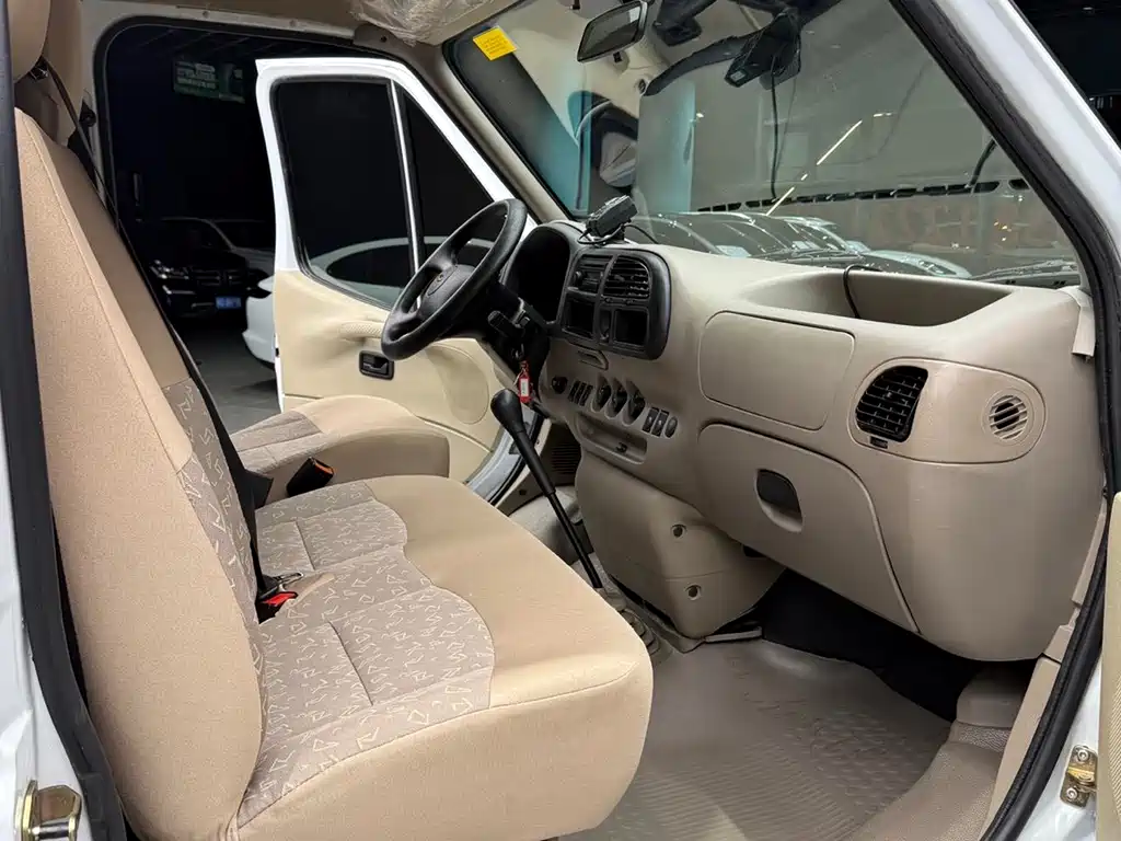 Ford Transit Classic — миниатюра 11