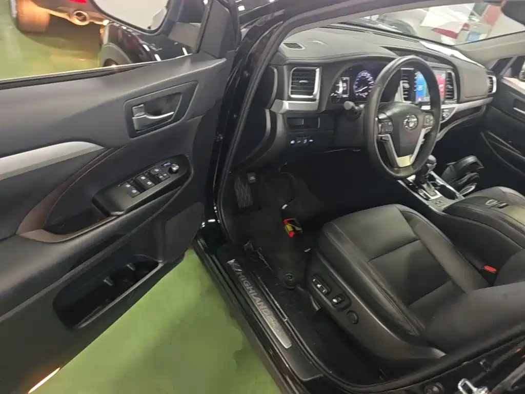 Toyota Highlander — миниатюра 16