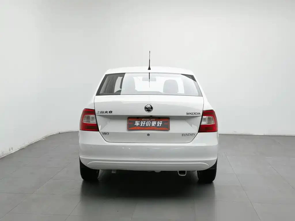 Skoda Rapid — миниатюра 4