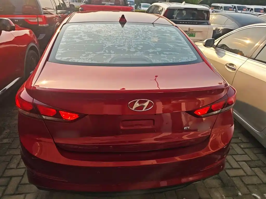 Hyundai Elantra — миниатюра 6