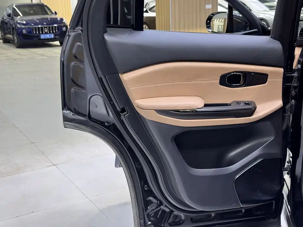 NIO ES6 — миниатюра 19