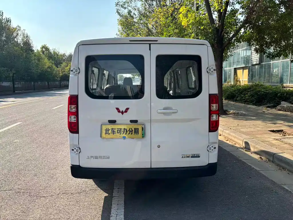 Wuling Yangguang — миниатюра 13