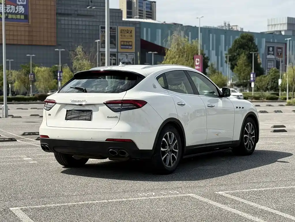 Maserati Levante — миниатюра 5