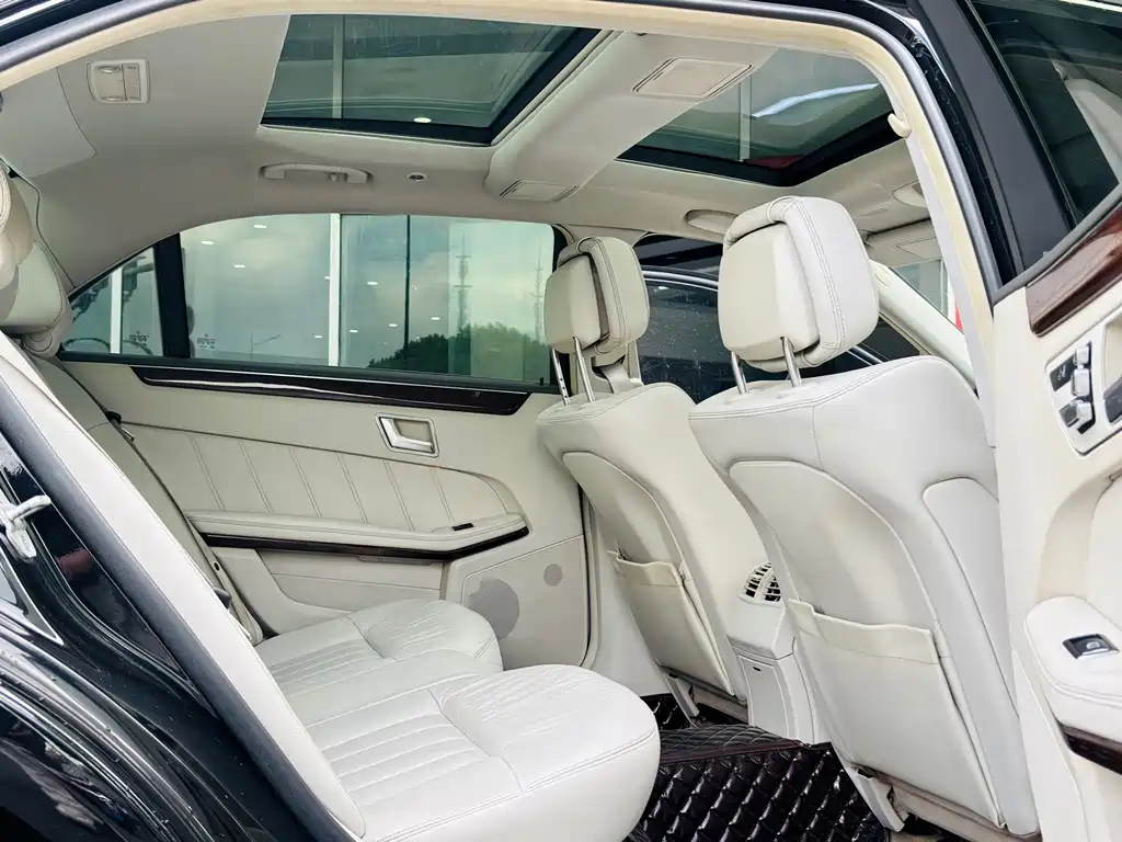 Mercedes-Benz E-Class — миниатюра 7