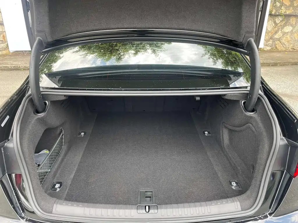 Audi A6L — миниатюра 7
