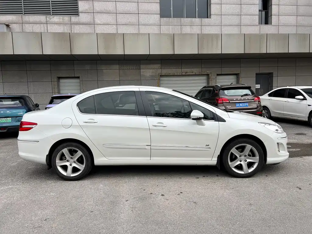 Peugeot 408 — миниатюра 5
