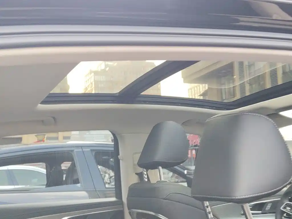 Hongqi Hongqi H5 — миниатюра 9