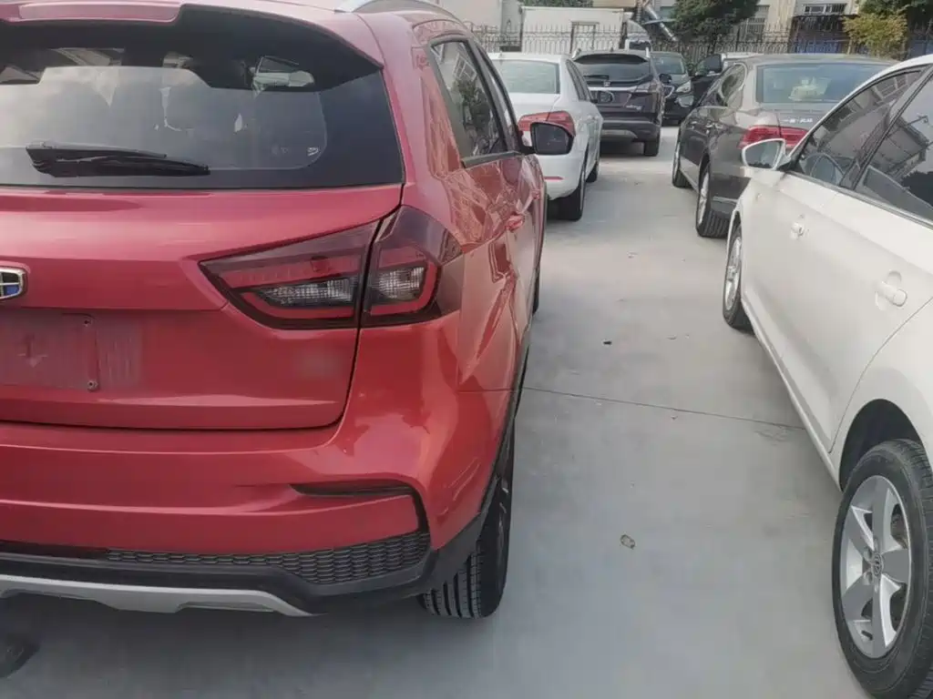 Geely Vision X3 — миниатюра 8