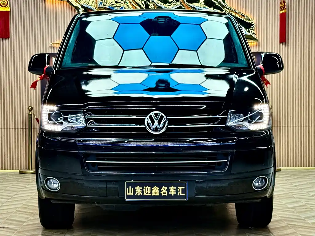 Volkswagen Multivan — миниатюра 2