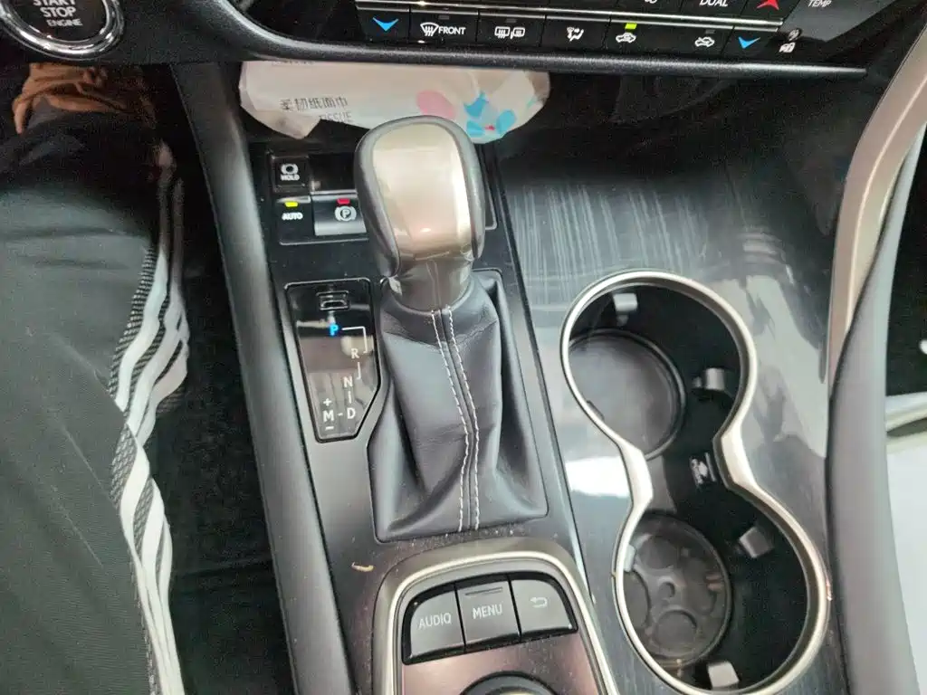 Lexus RX — миниатюра 10