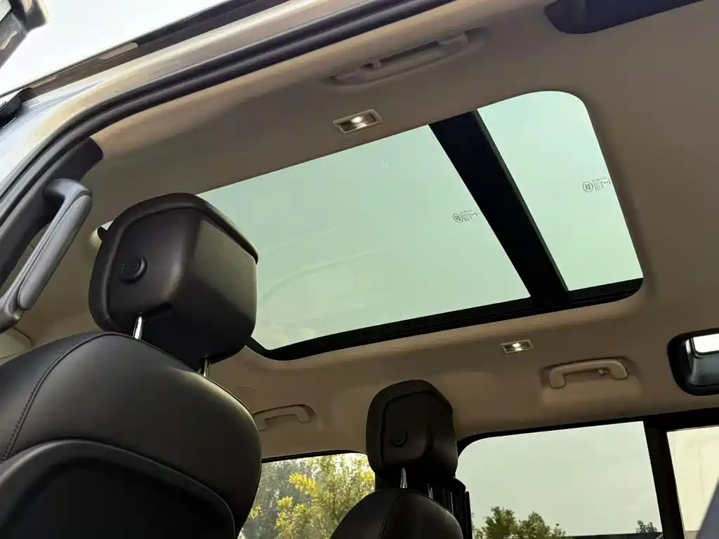 Land Rover Defender — миниатюра 15