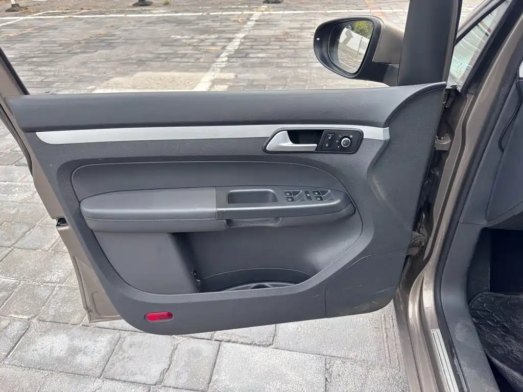 Volkswagen Touran — миниатюра 15