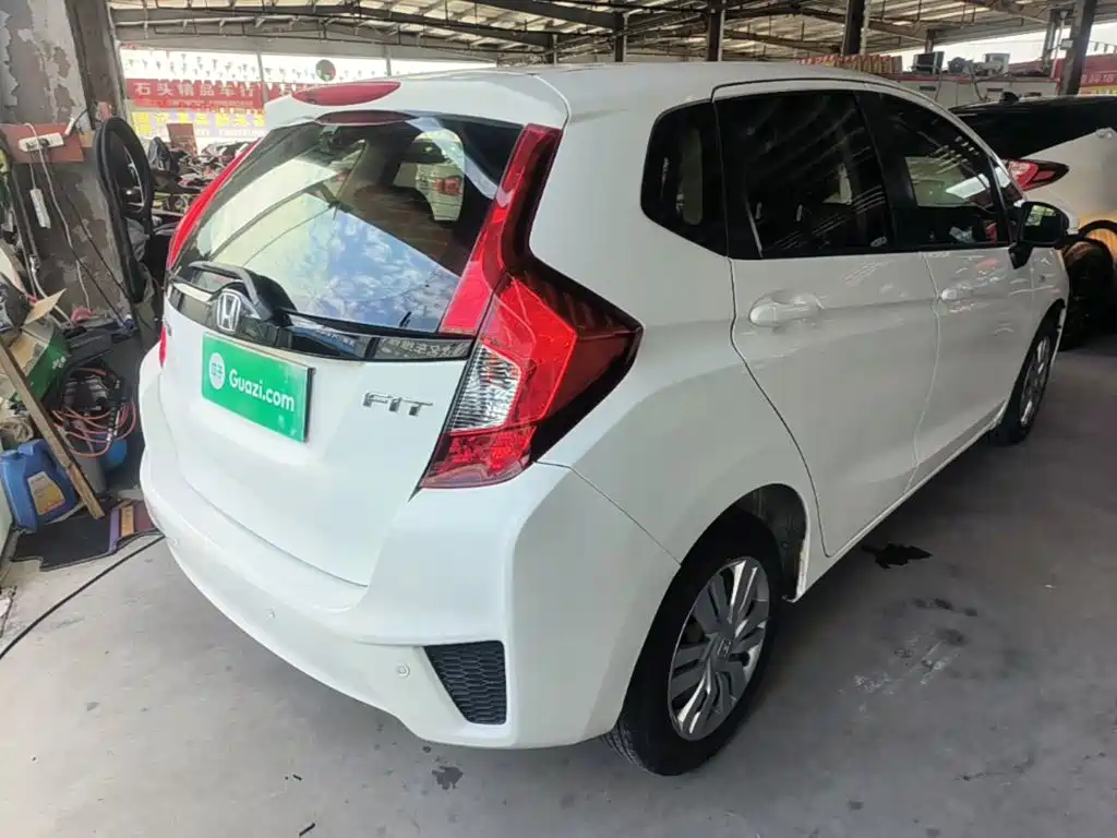 Honda Fit — миниатюра 7