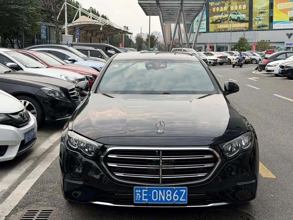Mercedes-Benz E-Class — миниатюра 2