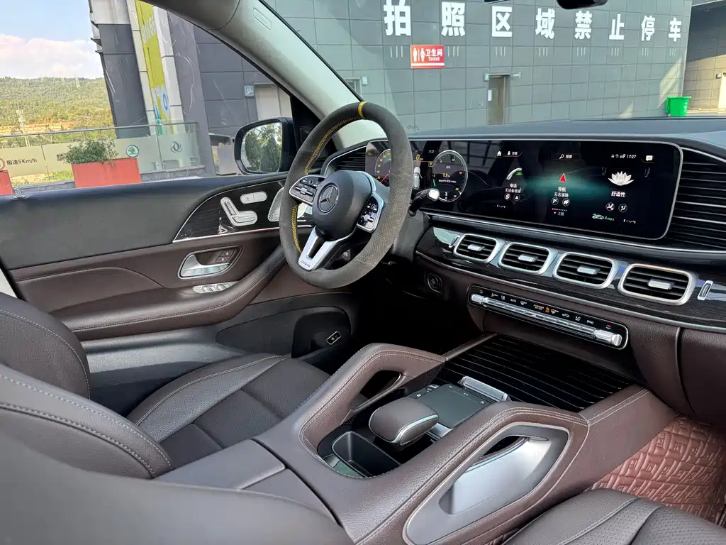 Mercedes-Benz GLE (Import) — миниатюра 18