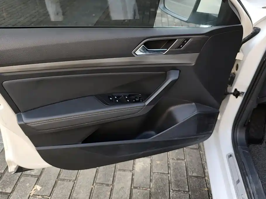 Volkswagen Lavida — миниатюра 7