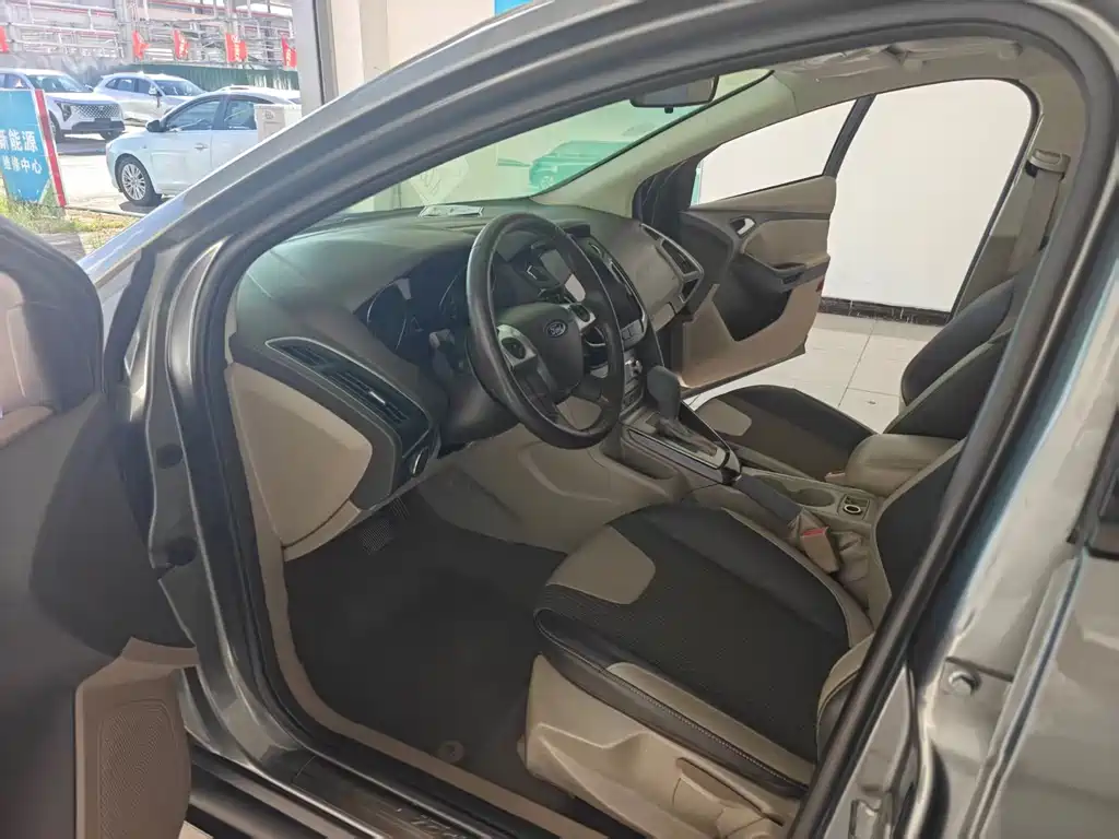 Ford Focus — миниатюра 5