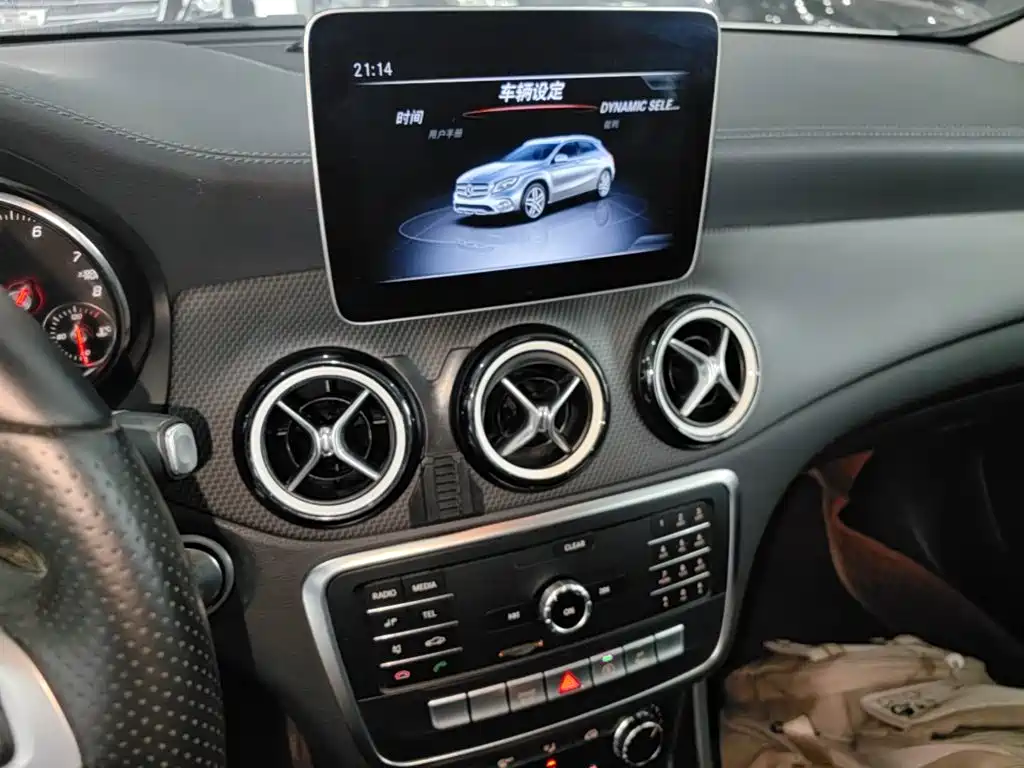 Mercedes-Benz GLA — миниатюра 13