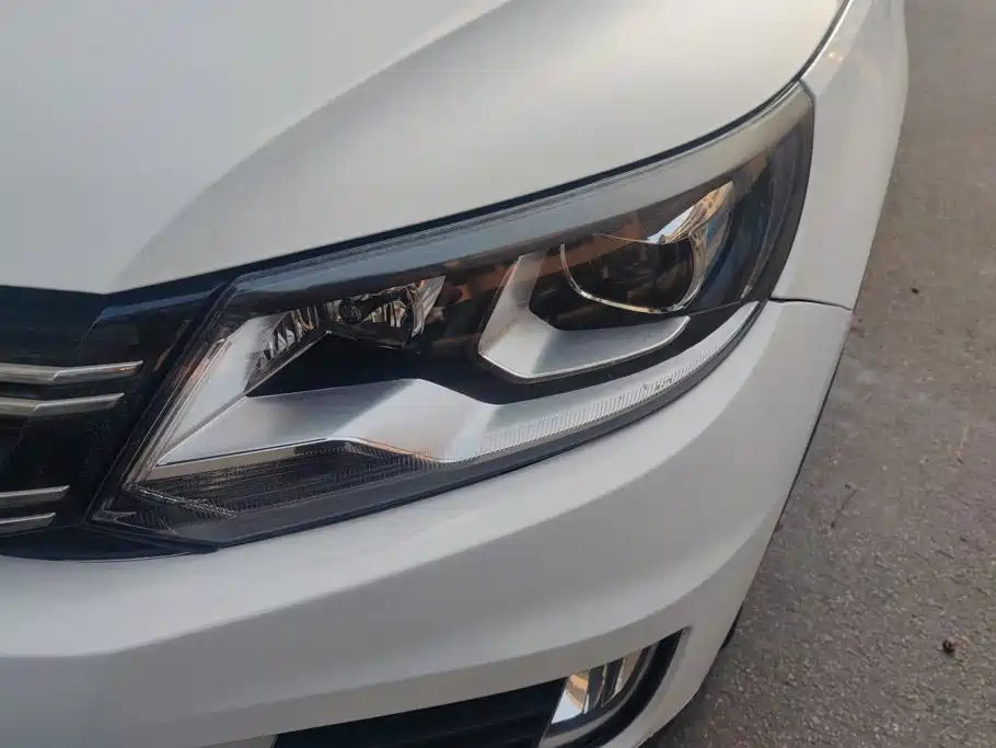 Volkswagen Tiguan — миниатюра 5