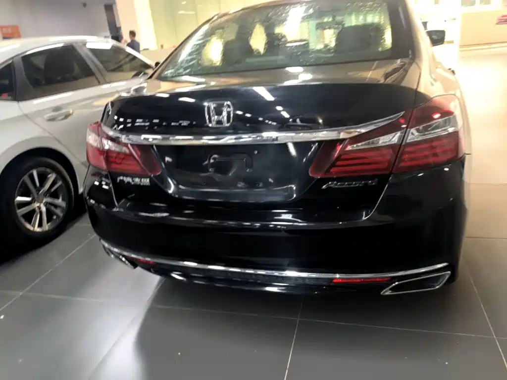 Honda Accord — миниатюра 6