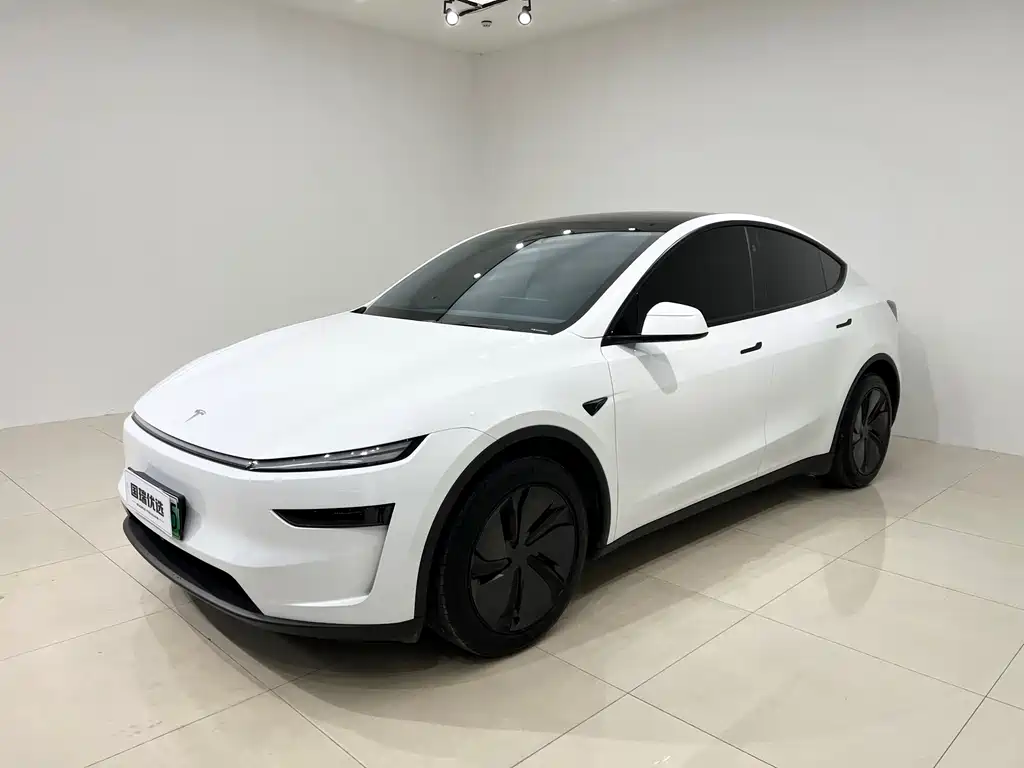 Tesla Model Y 2025