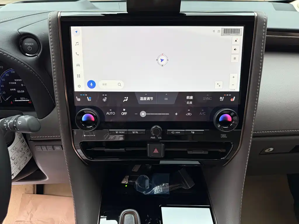 Toyota Alphard — миниатюра 19