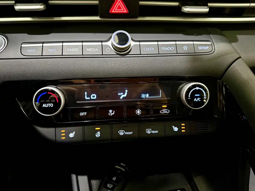 Hyundai Elantra — миниатюра 8