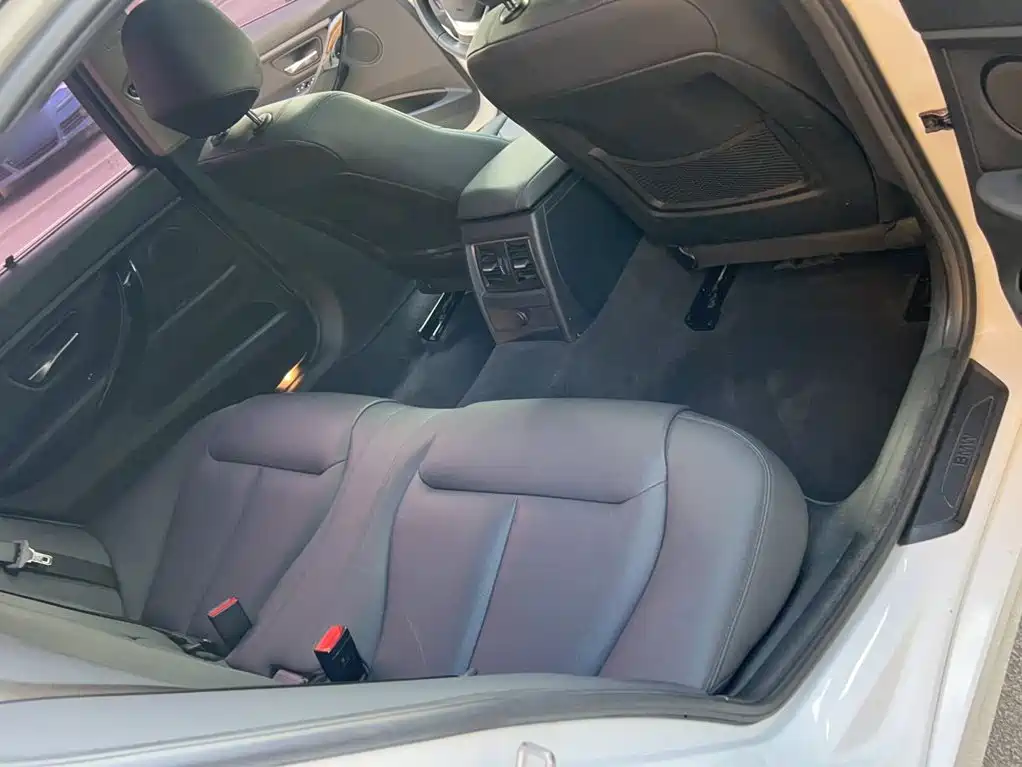 BMW 3 Series — миниатюра 13