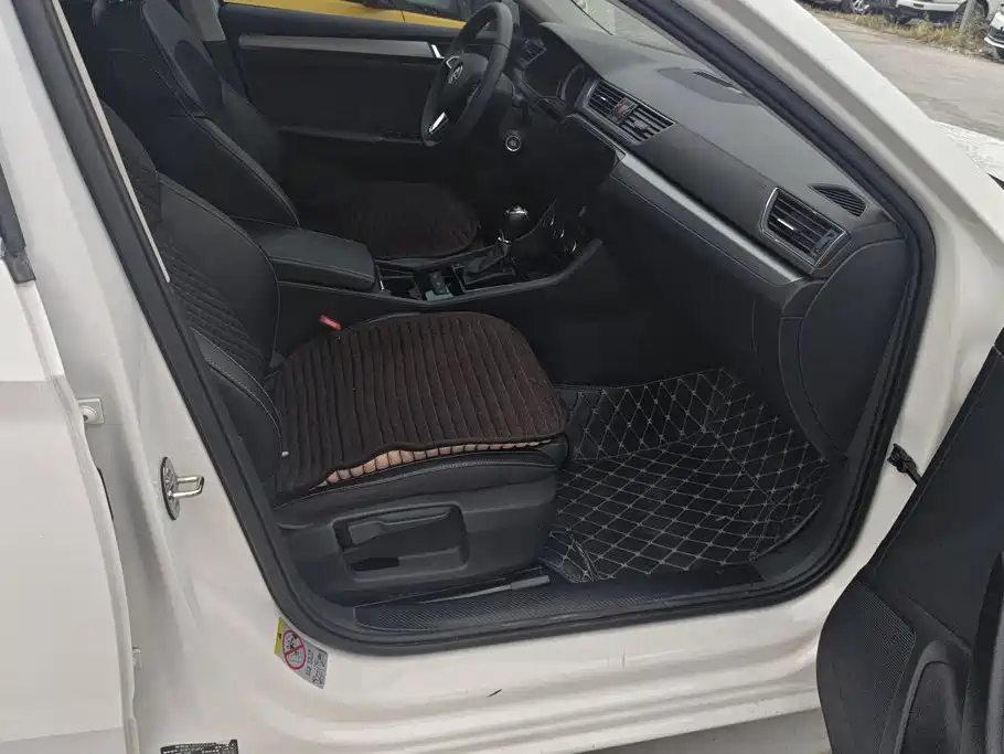 Skoda Superb — миниатюра 8