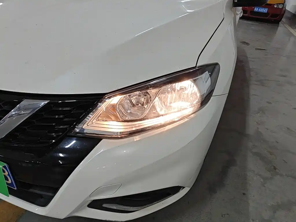 Nissan Tiida — миниатюра 24