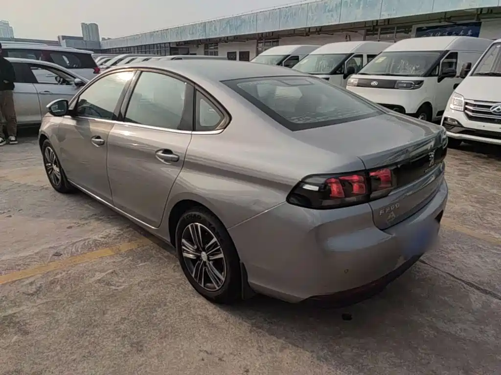Peugeot 308 — миниатюра 5
