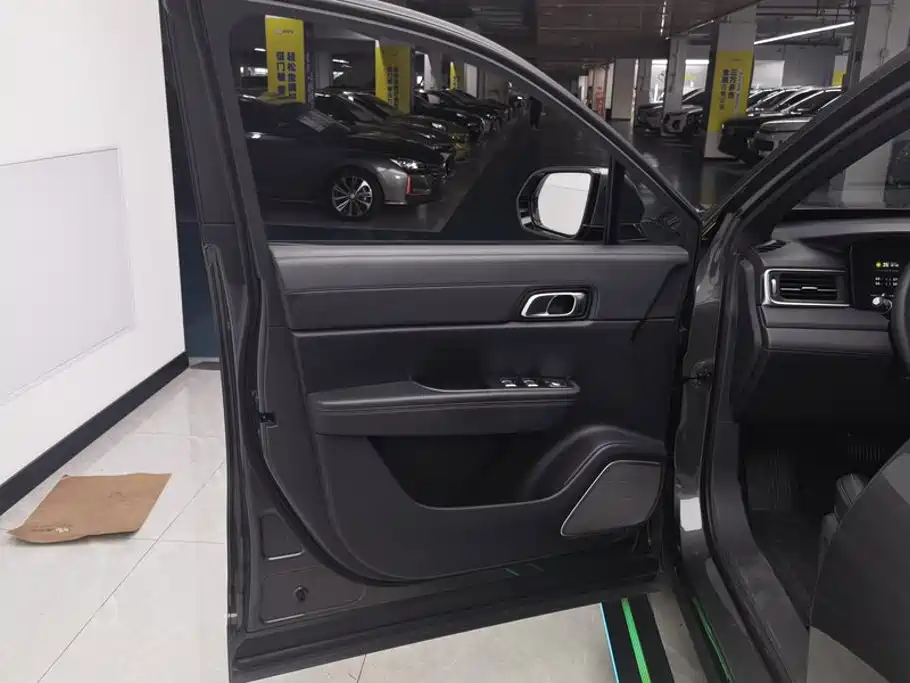 Li Auto Li ONE — миниатюра 7