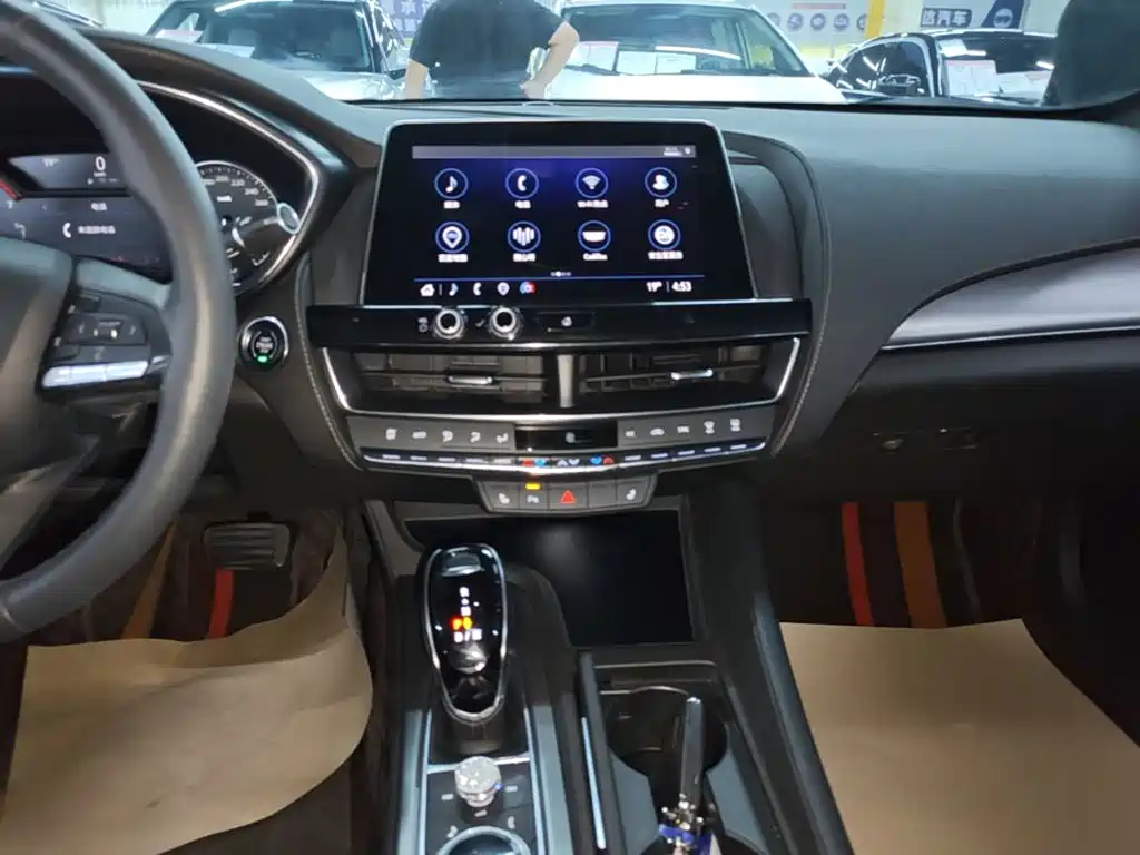 Cadillac CT5 — миниатюра 13