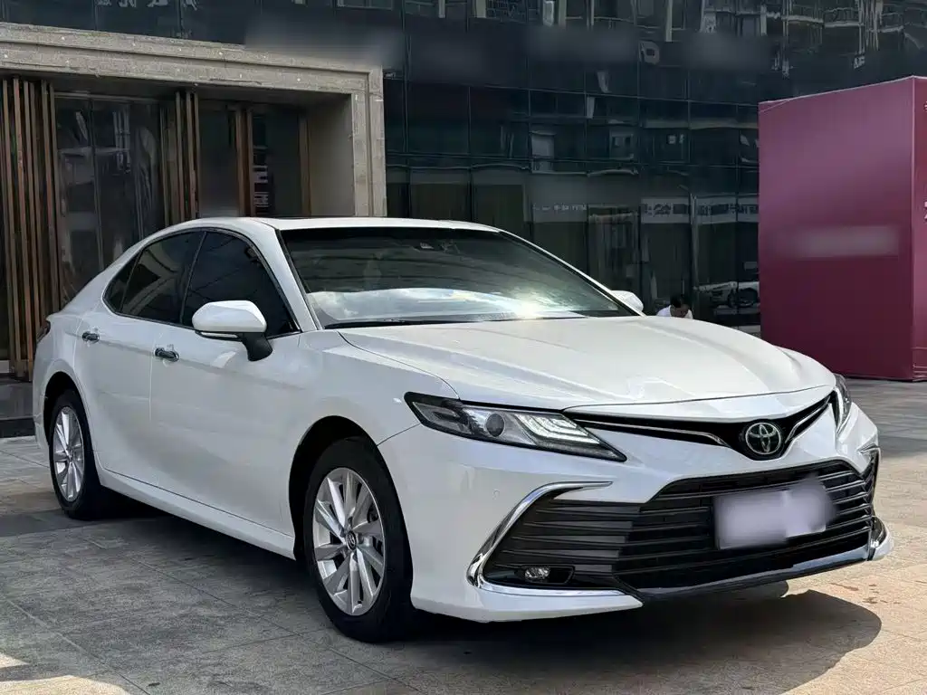 Toyota Camry — миниатюра 8