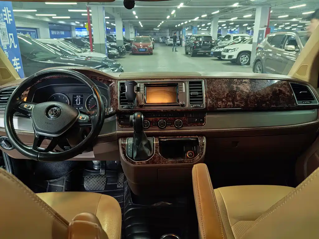 Volkswagen Caravelle — миниатюра 11