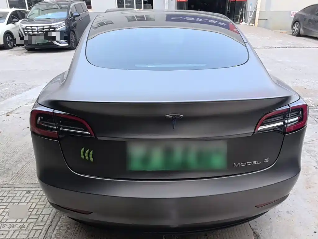 Tesla Model 3 — миниатюра 6