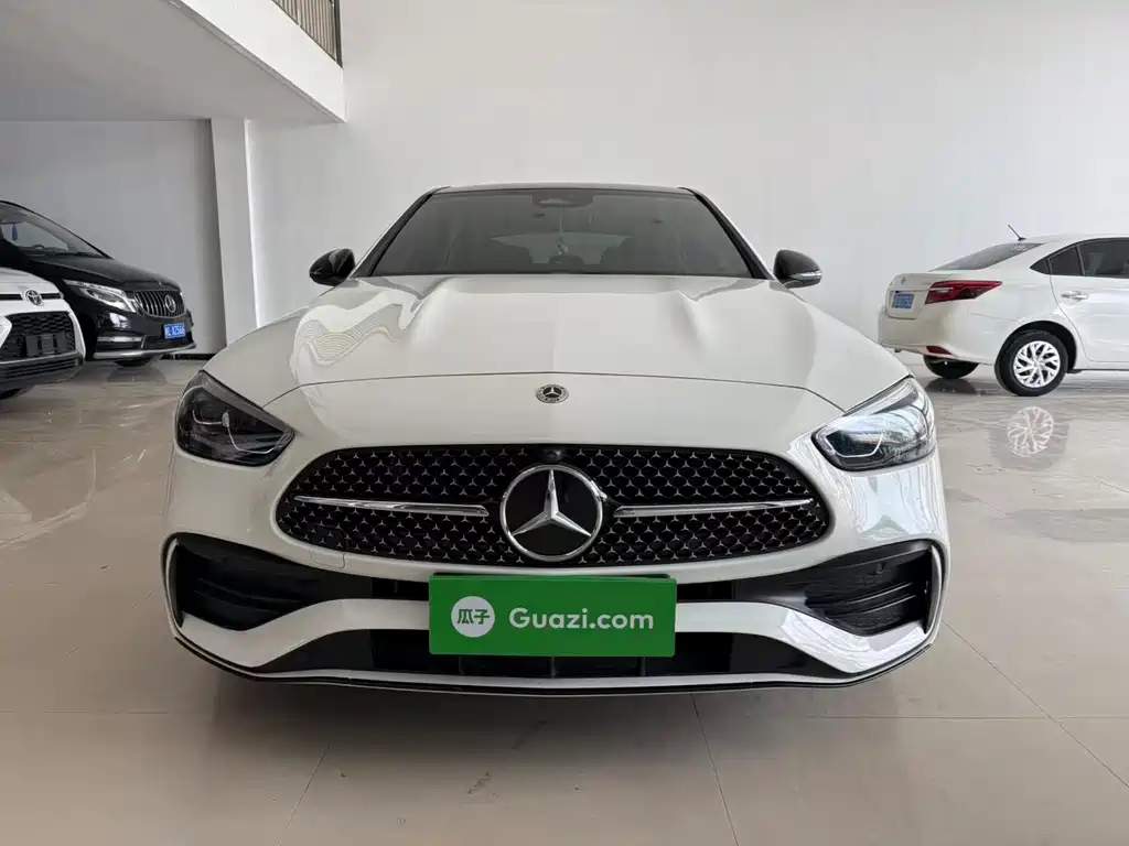 Mercedes-Benz C-Class 2024