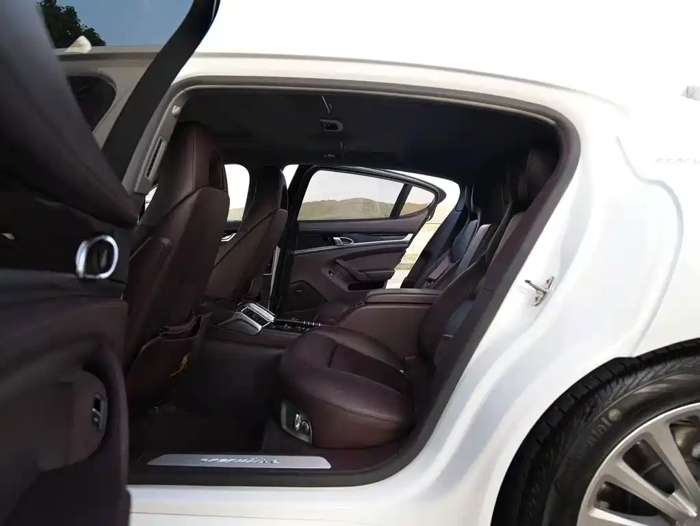 Porsche Panamera — миниатюра 6