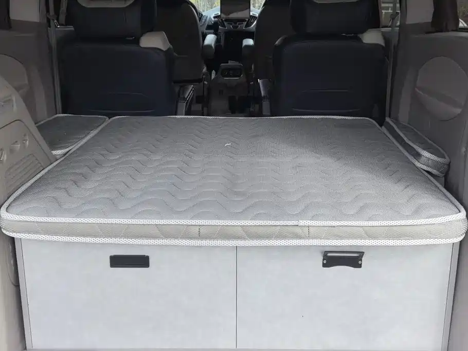 Ford Tourneo — миниатюра 4